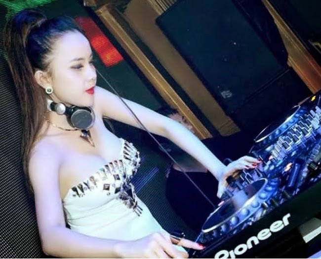 Bỏng mắt ngắm thời trang của các nữ DJ