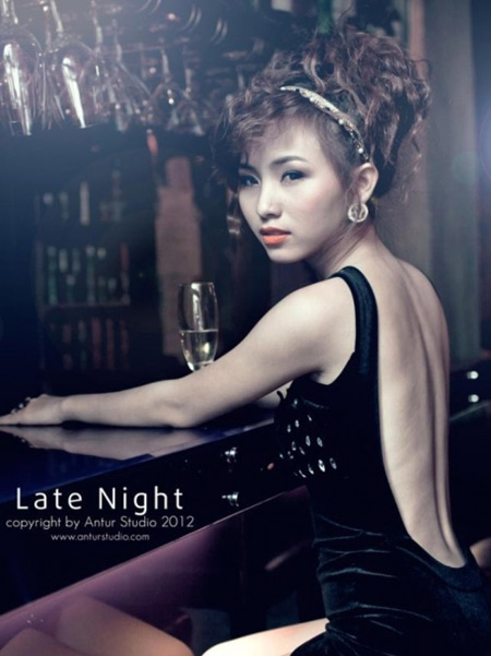 Cận cảnh vẻ nóng bỏng của hot girl bị gạ bán trinh giá 270 triệu