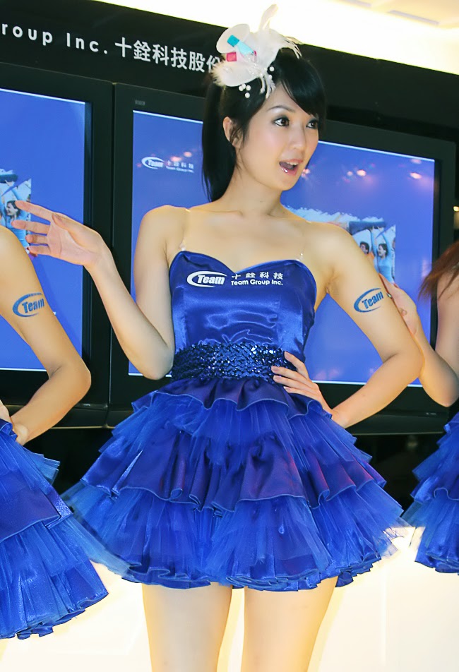 Chân dài gợi cảm, sexy thiêu đốt Computex