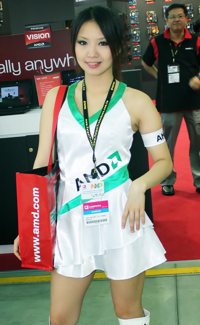 Chân dài gợi cảm, sexy thiêu đốt Computex