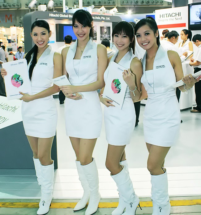 Chân dài gợi cảm, sexy thiêu đốt Computex