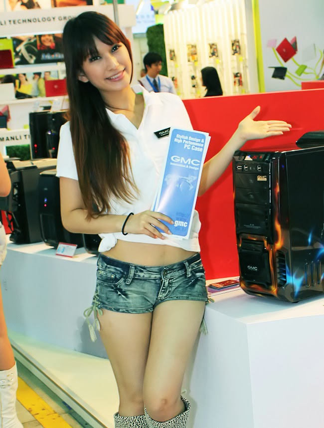 Chân dài gợi cảm, sexy thiêu đốt Computex
