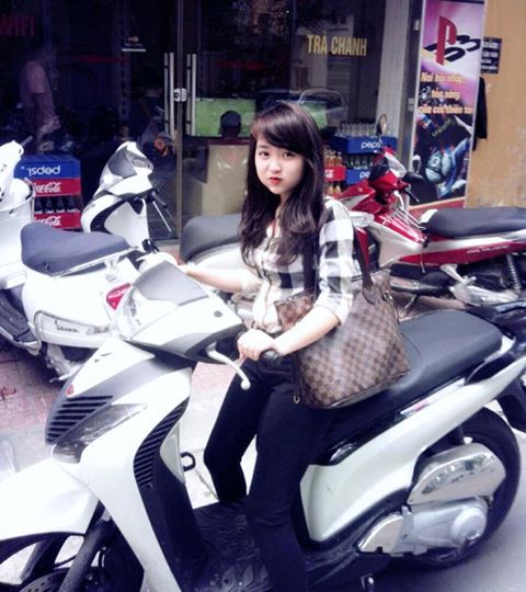 Chân thực và đời thường >>>>> có chốt phọt nước