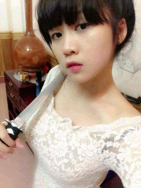 Chân thực và đời thường >>>>> có chốt phọt nước