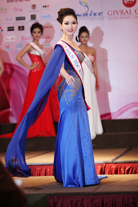 Chiêm ngưỡng vẻ đẹp của Nguyễn Ngọc Anh