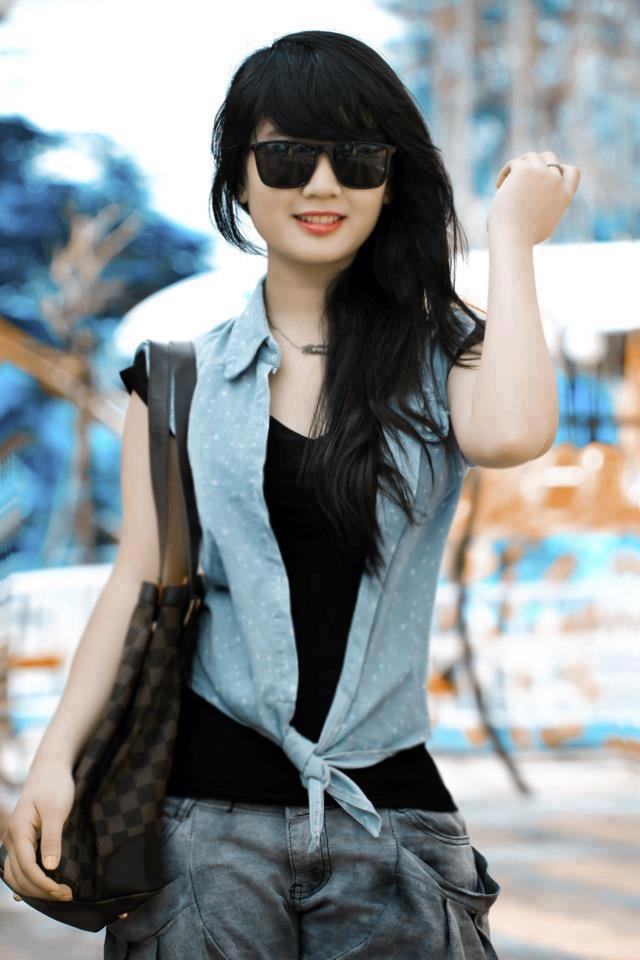 Da Trắng - Mặt Xinh - Ngực Bự - Chân Dài