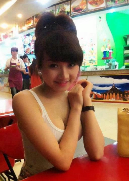 Da Trắng - Mặt Xinh - Ngực Bự - Chân Dài