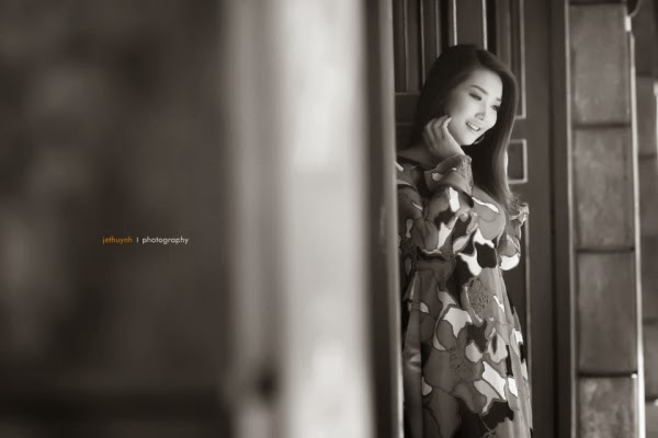 Dáng em e ấp bên nắng xuân