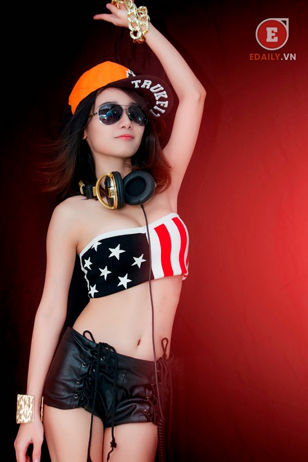 DJ Moon Kim với thân hình bốc lửa