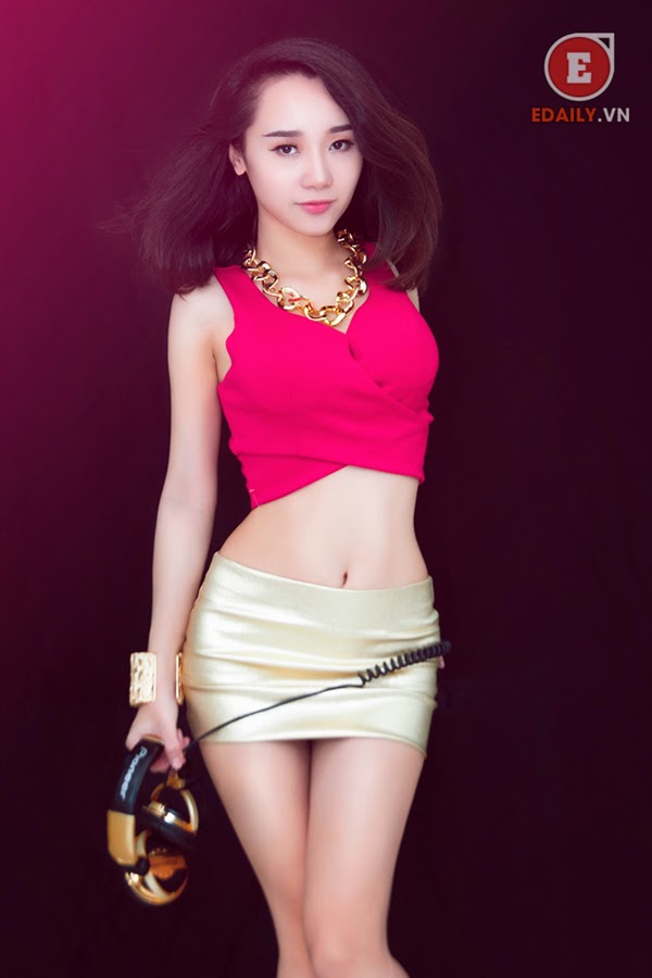 DJ Moon Kim với thân hình bốc lửa