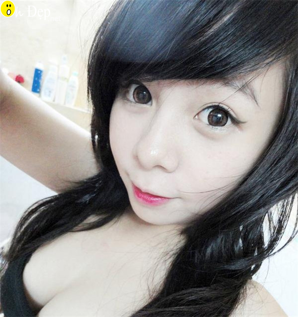 Em nó mới 14 tuổi mà vếu to thế này đấy