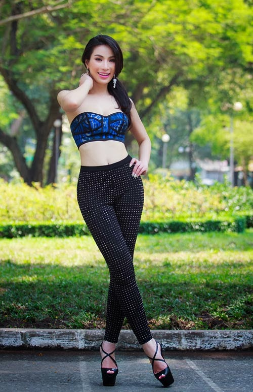 Gái đẹp khoe eo thon gợi cảm quyến rủ