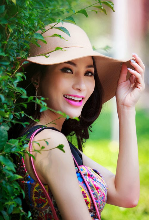 Gái đẹp khoe eo thon gợi cảm quyến rủ