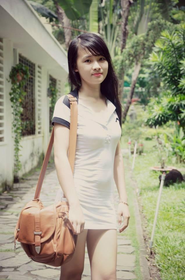 Gái xinh chân dài da trắng váy ngắn cực ngon