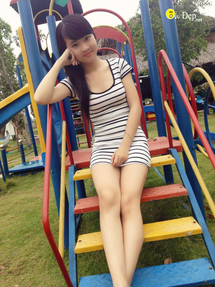 Gái xinh chân dài da trắng váy ngắn cực ngon