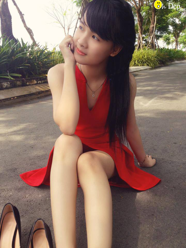 Gái xinh chân dài da trắng váy ngắn cực ngon