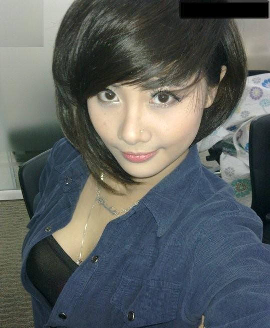 Gái xinh tuổi mới lớn sở hữu vòng 1 căng tròn