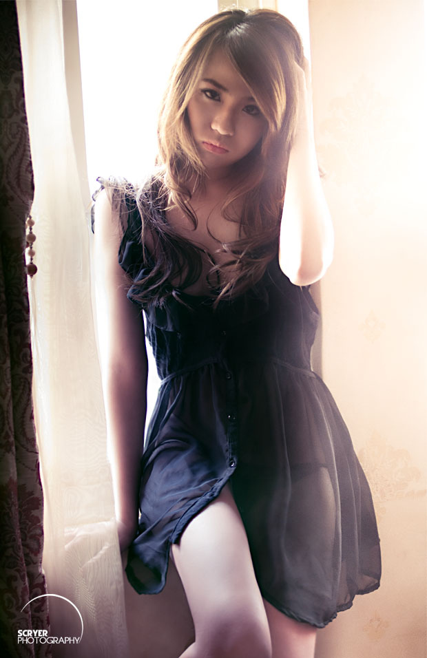 Girl xinh cho anh em rửa mắt