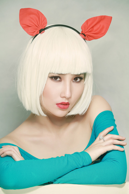 Girl xinh Diem My 9x sexy quyến rủ với tóc trắng