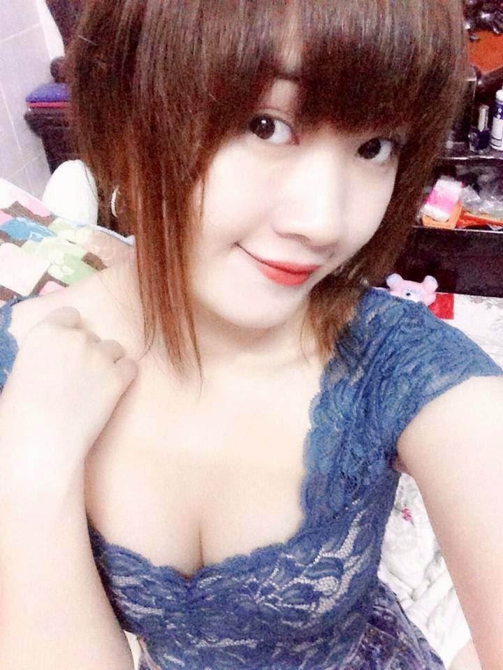 Girl xinh khoe vòng 1 khủng
