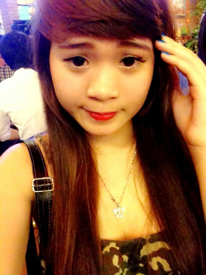 Girl xinh khoe vòng 1 khủng