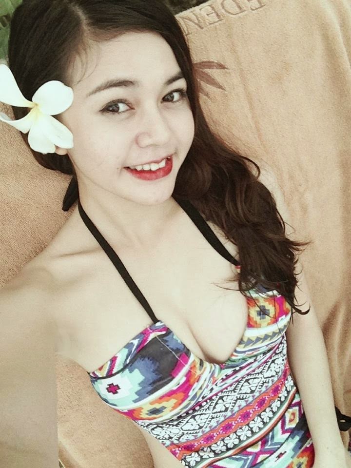 Girl xinh khoe vòng 1 khủng