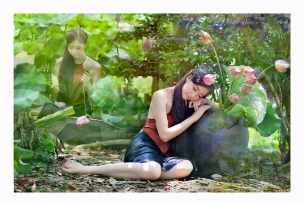 Girl xinh với áo yếm mỏng manh khoe làng da trắng xinh