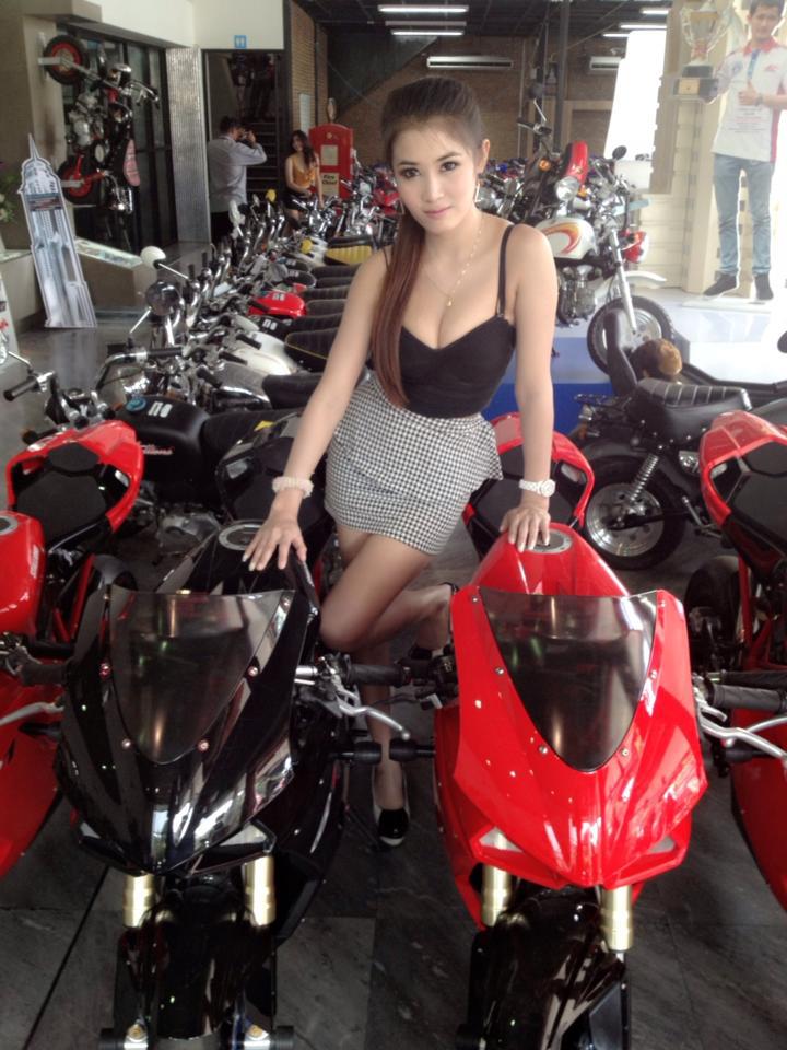 Hàng Họ Thế Này...Thằng Nào Dám Chê...