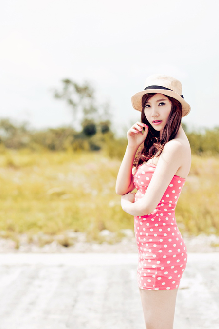 Hot girl Huyền baby và Hạnh sino váy ngắn đọ dáng