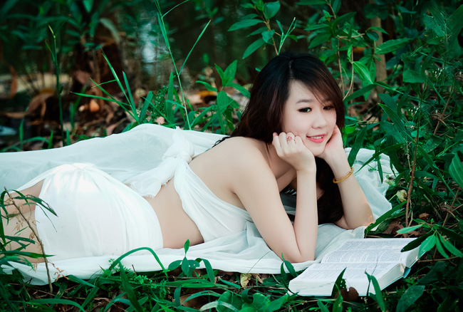 Hot girl Nu Phạm lãng mạn chốn 