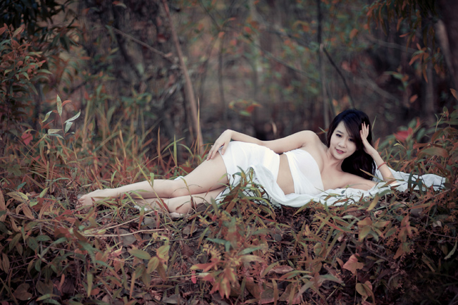 Hot girl Nu Phạm lãng mạn chốn 