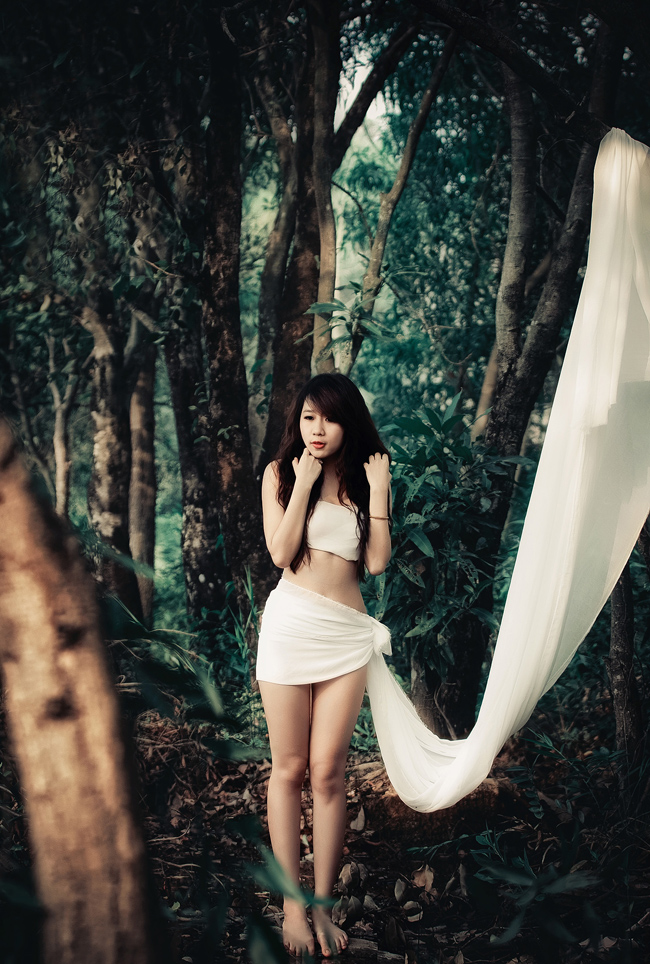 Hot girl Nu Phạm lãng mạn chốn 