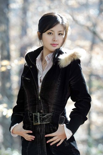 Hotgirl Châu Á xinh hết chỗ chê luôn