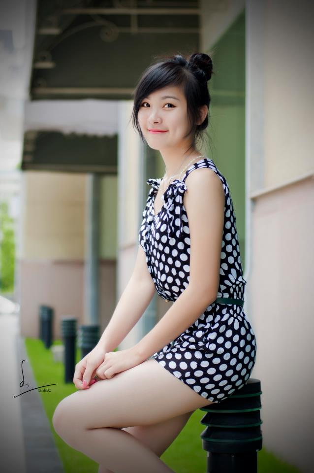 Hotgirl Học viện Báo chí đẹp rạng ngời trong sắc thu