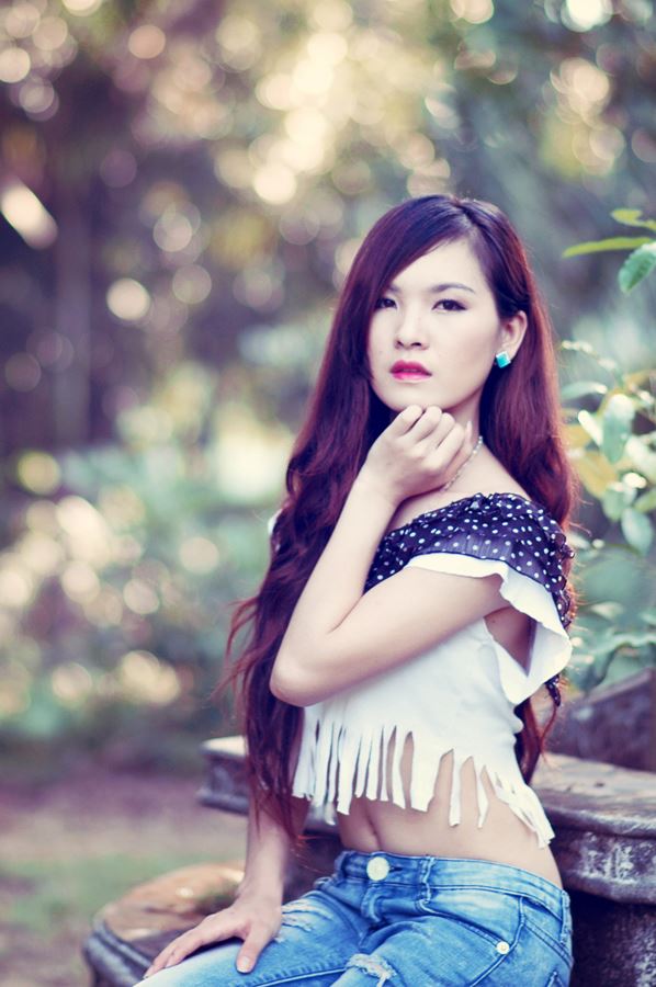 Hotgirl Học viện Báo chí đẹp rạng ngời trong sắc thu