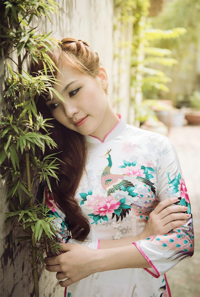 Hotgirl Học viện Báo chí đẹp rạng ngời trong sắc thu