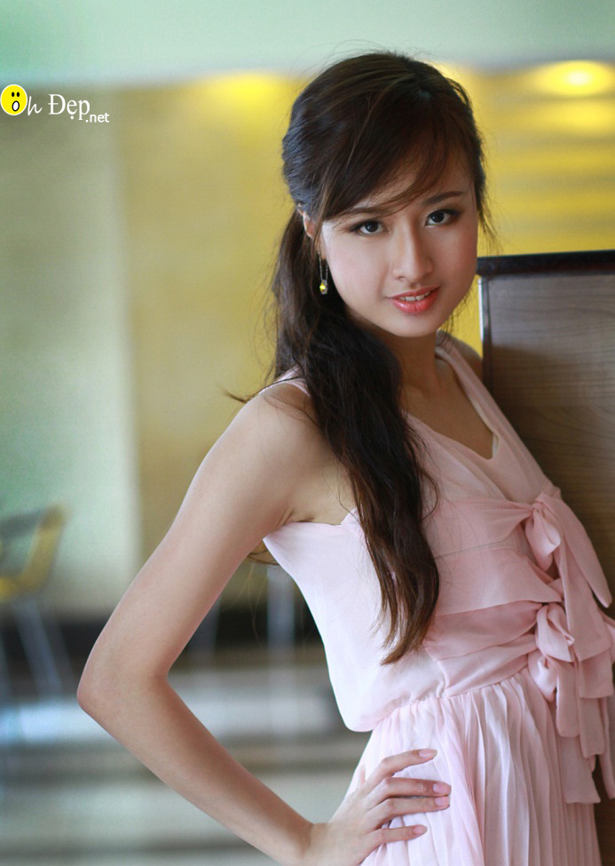 Hotgirl Mai Chi - Nữ sinh Việt duyên dáng trên đất Nga