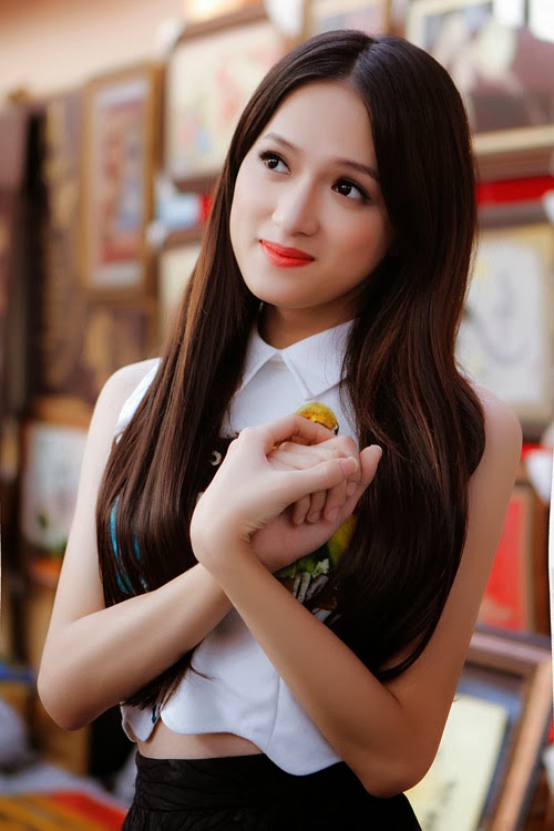 Hương Giang Idol gợi cảm đón xuân về