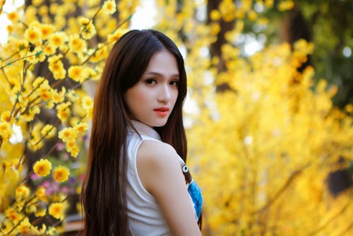 Hương Giang Idol gợi cảm đón xuân về