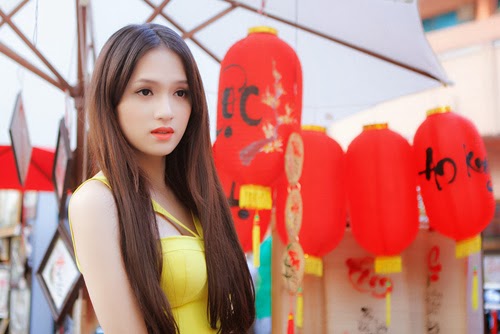 Hương Giang Idol gợi cảm đón xuân về