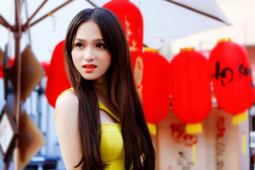 Hương Giang Idol gợi cảm đón xuân về