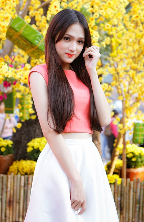 Hương Giang Idol gợi cảm đón xuân về