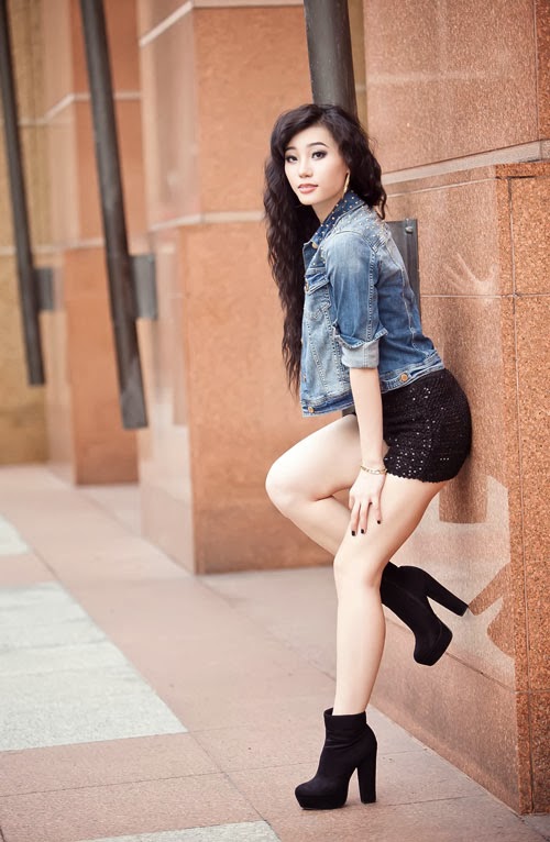 Lana Huỳnh khoe đường cong gợi cảm