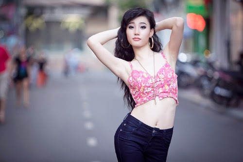 Lana Huỳnh khoe đường cong gợi cảm