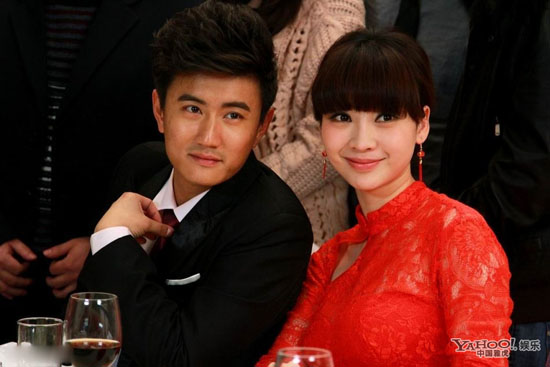 Liễu Nham khoe thân hình 'đồng hồ cát'