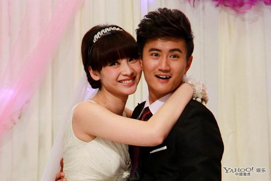 Liễu Nham khoe thân hình 'đồng hồ cát'