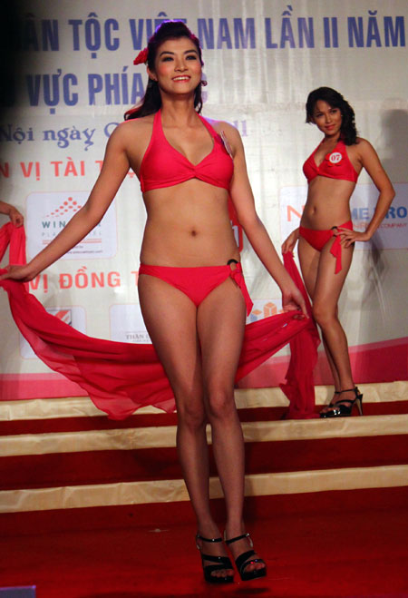 Màn Bikini Hoa hậu dân tộc 2011