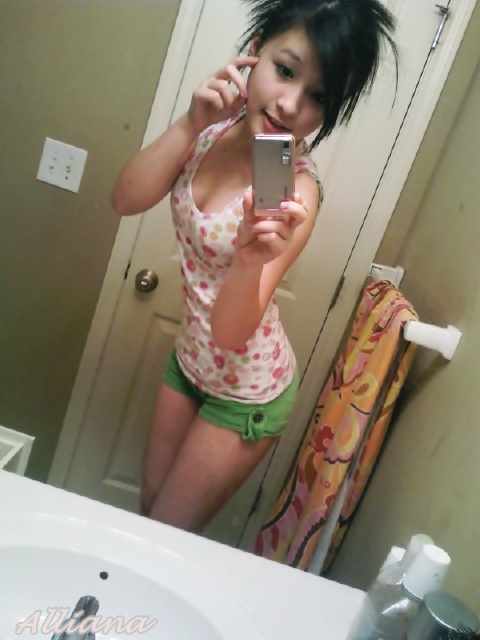 Mấy em quá dễ thương nhẹ nhàng cho anh em chiêm ngưỡng