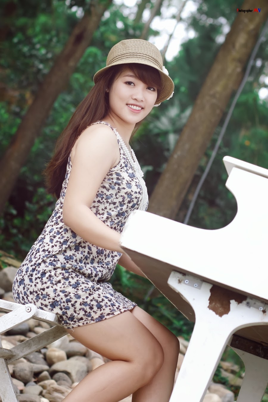 Model: Thủy