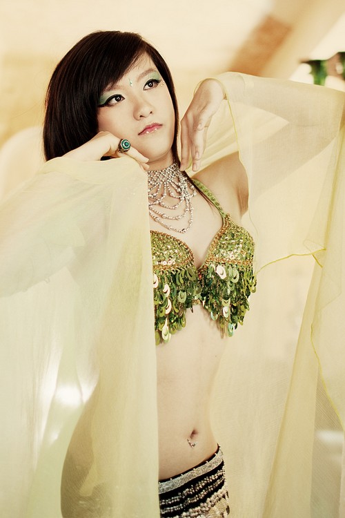 Mỹ nữ Giáng Long và giấc mơ “Ngàn lẻ một đêm”